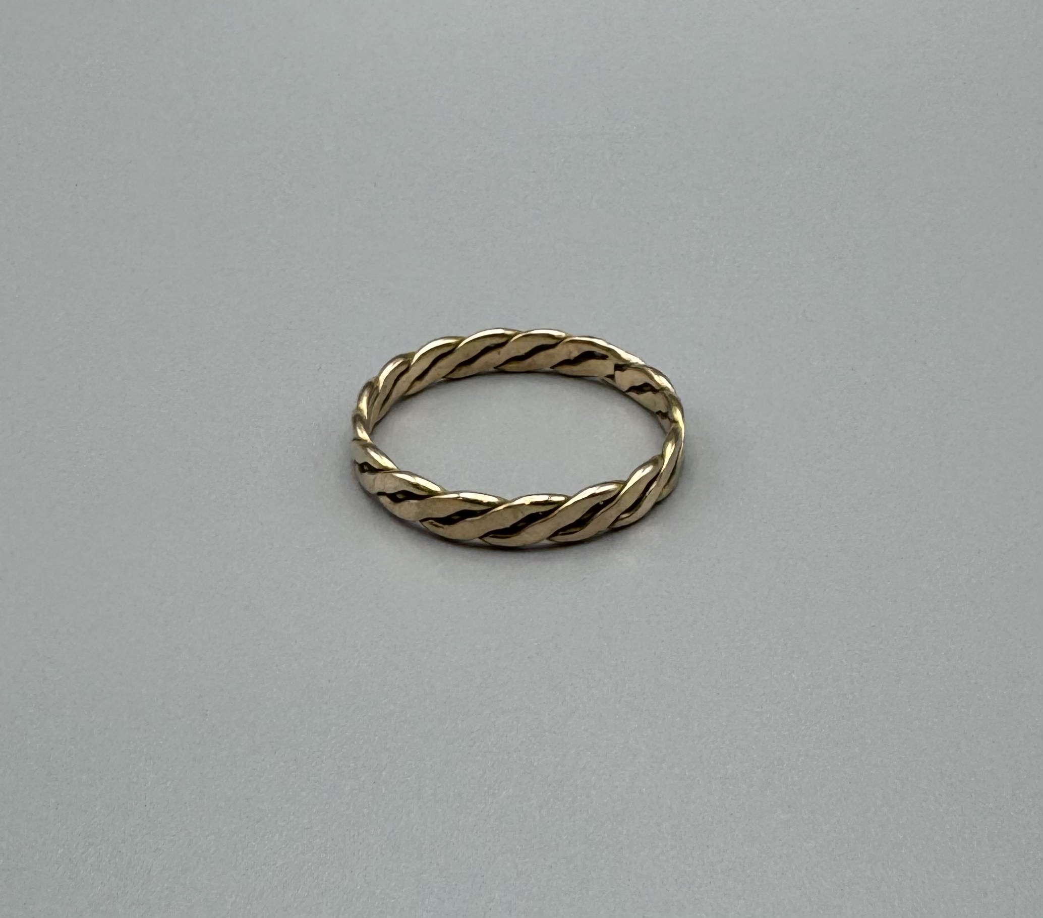 Gold cable band in 14k yellow gold